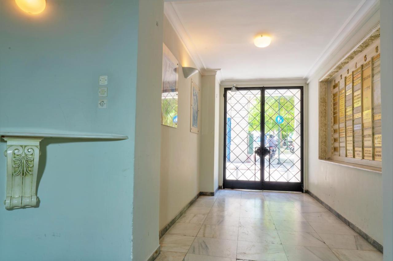Pnoe D'Athenes Apartamento Exterior foto